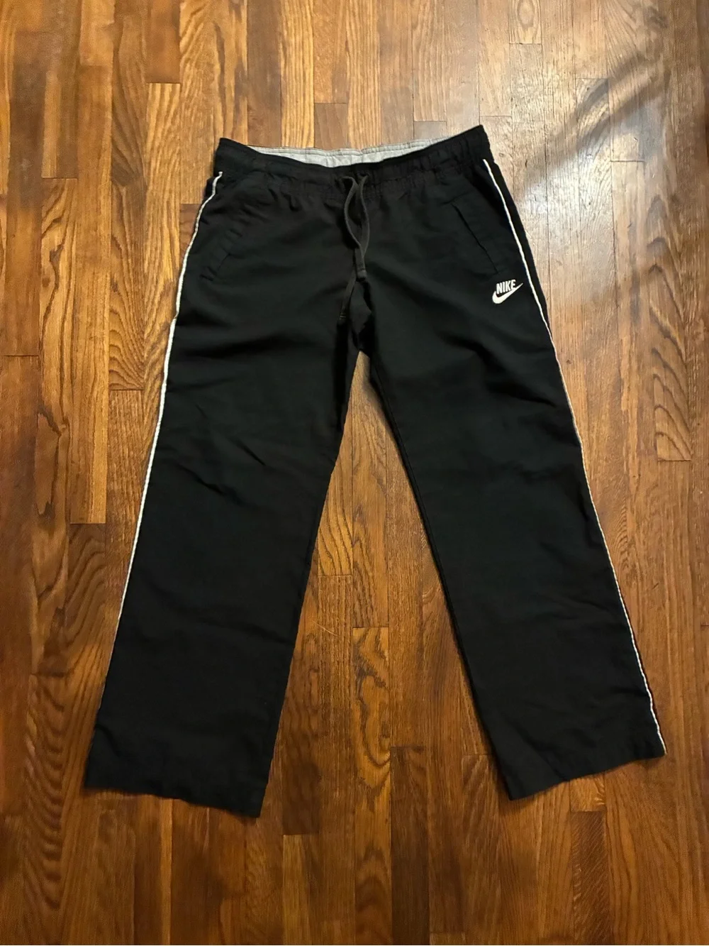Vintage Nike track jogger pants size women’s medium